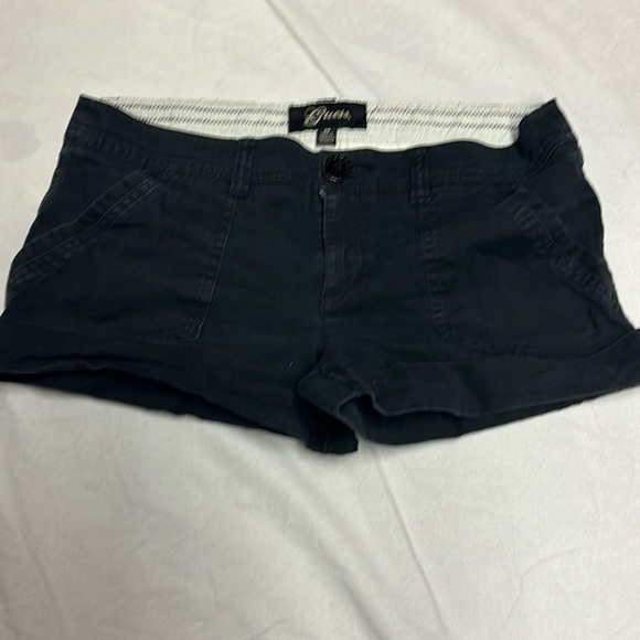 Guess Jean Shorts Low cut 28 “ Waist - Picture 1 of 6